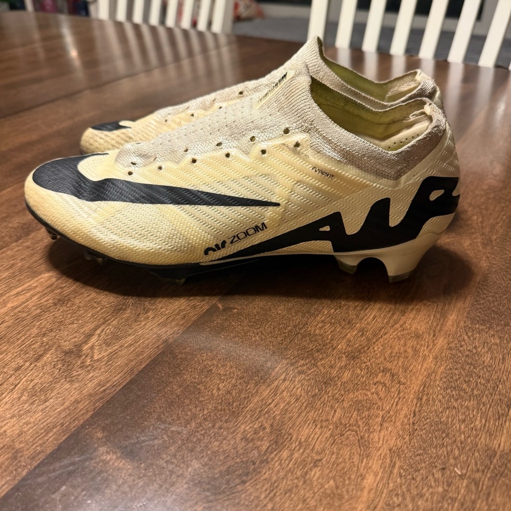 Nike Zoom Mercurial Vapor 15 Elite FG mad ready pack soccer cleats.
